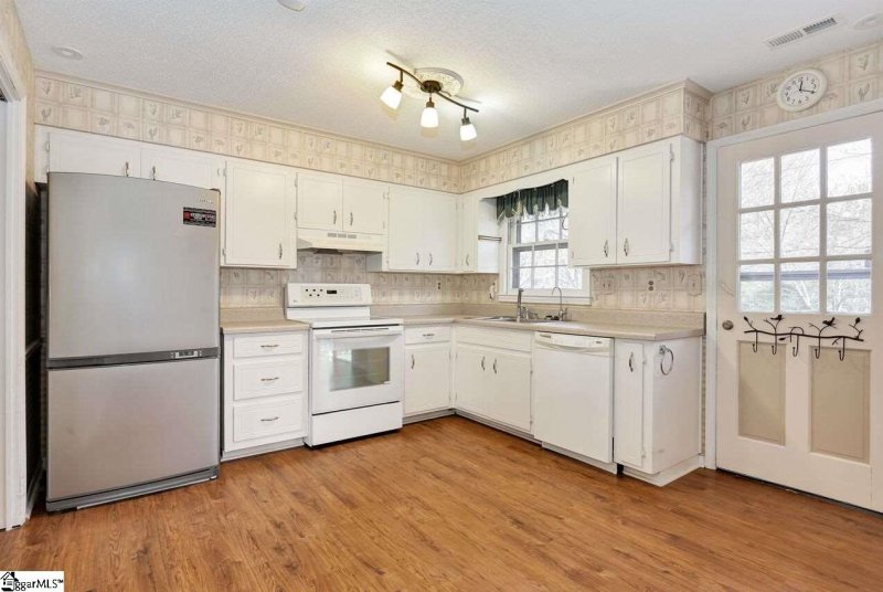 Property image 4 at 132 Hendrix Drive, Boiling Springs, SC 29316-8384