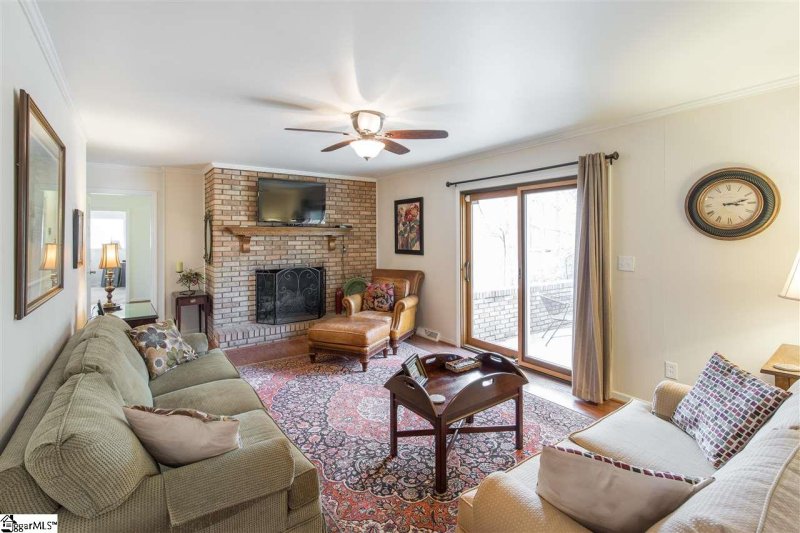 Property image 2 at 404 Holly Road, Taylors, SC 29687