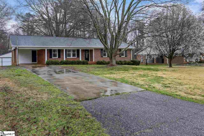 Property image 3 at 10 Earline Drive, Taylors, SC 29687