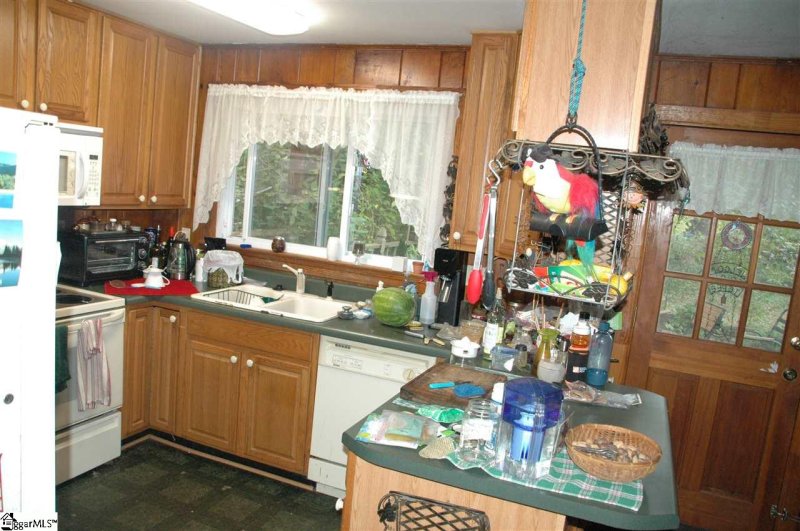 Property image 3 at 9 Batesview Drive, Greenville, SC 29607