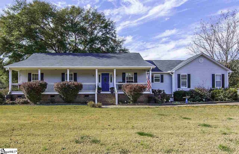 112 Kingswood Circle