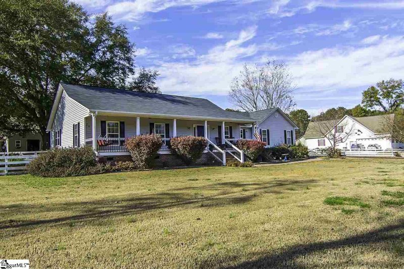 Property image 2 at 112 Kingswood Circle, Simpsonville, SC 29681