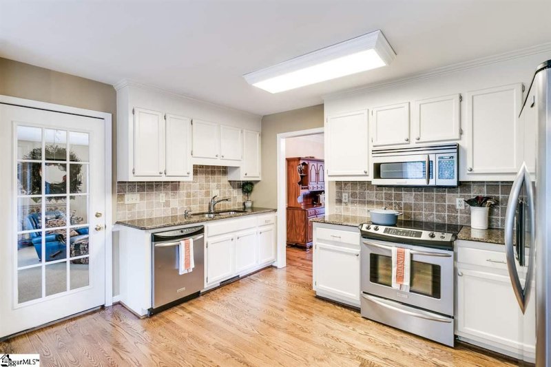 Property image 4 at 405 Halifax Drive, Greenville, SC 29615