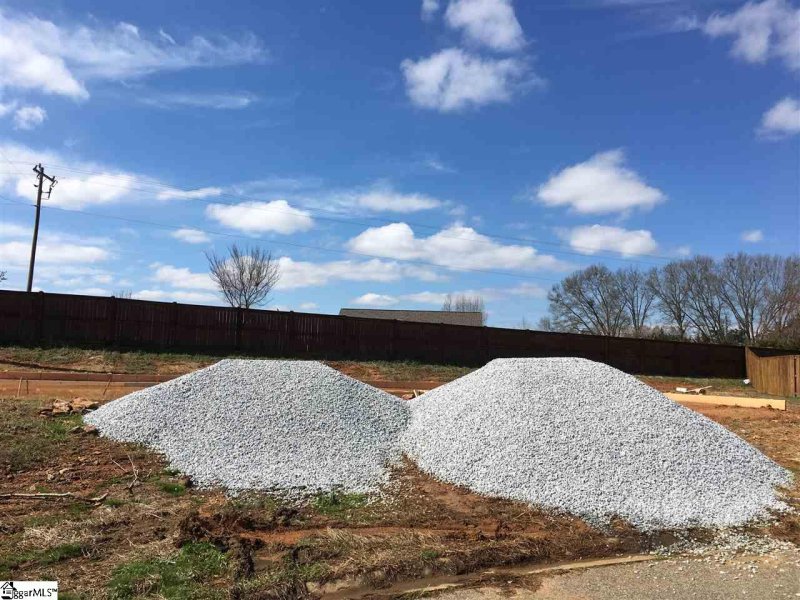 Property image 2 at 607 Ladowick Court, Moore, SC 29369