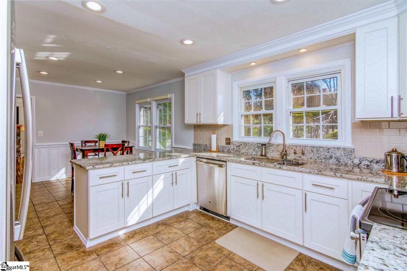 Property image 5 at 35 Conway Drive, Greenville, SC 29615