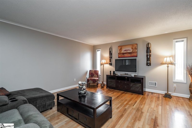 Property image 5 at 210 Woodbury Circle, Taylors, SC 29687