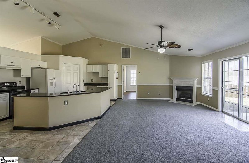 Property image 3 at 8 Wake Forest Way, Mauldin, SC 29662