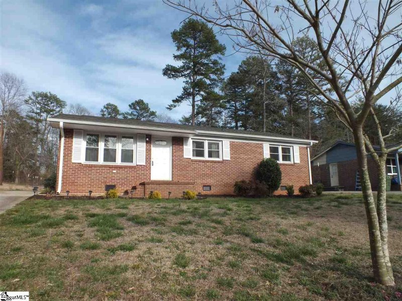 Property image 2 at 214 Brooklawn Drive, Fountain Inn, SC 29644