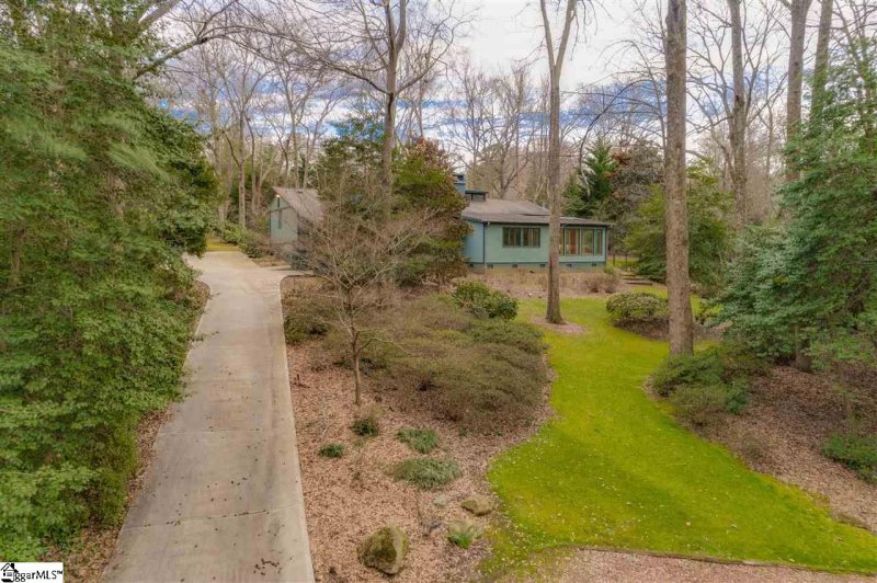 Property image 2 at 2 Terra Lea Lane, Greenville, SC 29615