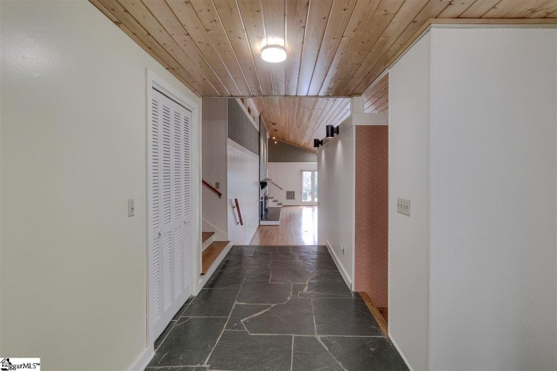 Property image 5 at 2 Terra Lea Lane, Greenville, SC 29615