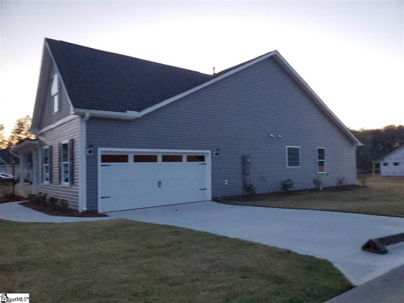 Property image 3 at 500 Coppice Court, Piedmont, SC 29673