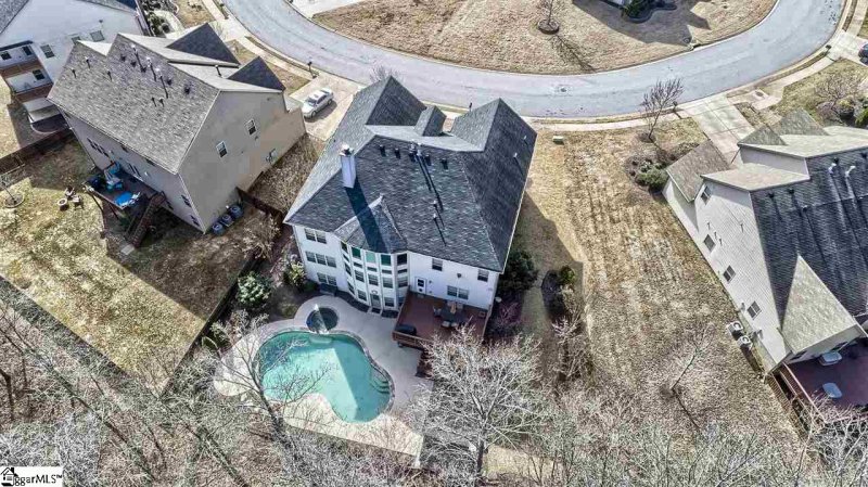 Property image 2 of 146 Creek Shoals Drive in Creekwood, Simpsonville, SC 29681