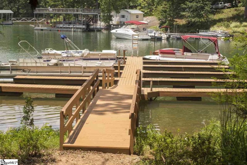 Property image 4 at 103 Pinnacle Pointe Drive, Seneca, SC 29672