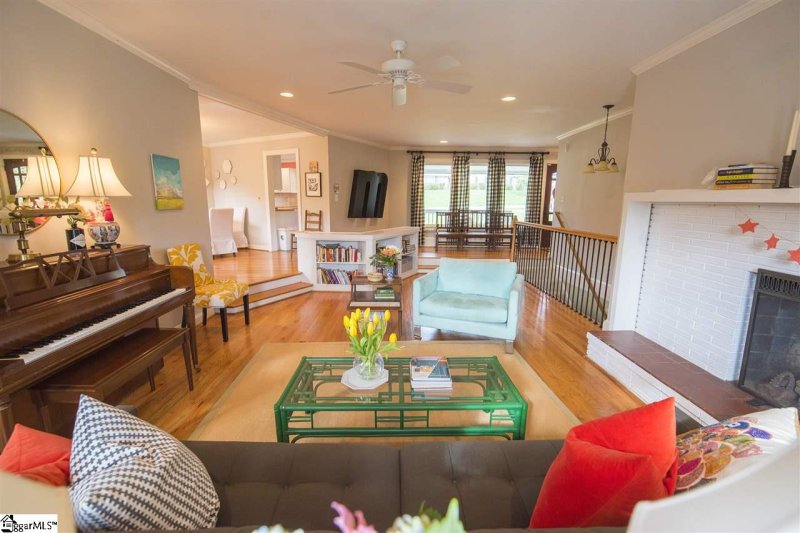 Property image 3 at 11 Hermitage Road, Greenville, SC 29615