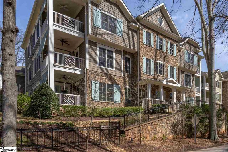 Property image 2 at 176 Ridgeland Drive, Greenville, SC 29601