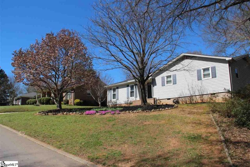 Property image 2 at 313 Poplar Lane, Mauldin, SC 29662