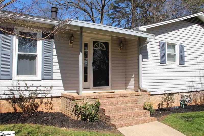 Property image 3 at 313 Poplar Lane, Mauldin, SC 29662