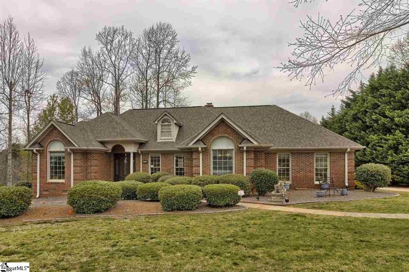 Property image 2 at 108 Highmount Drive, Greer, SC 29651