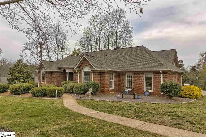 Property image 3 at 108 Highmount Drive, Greer, SC 29651