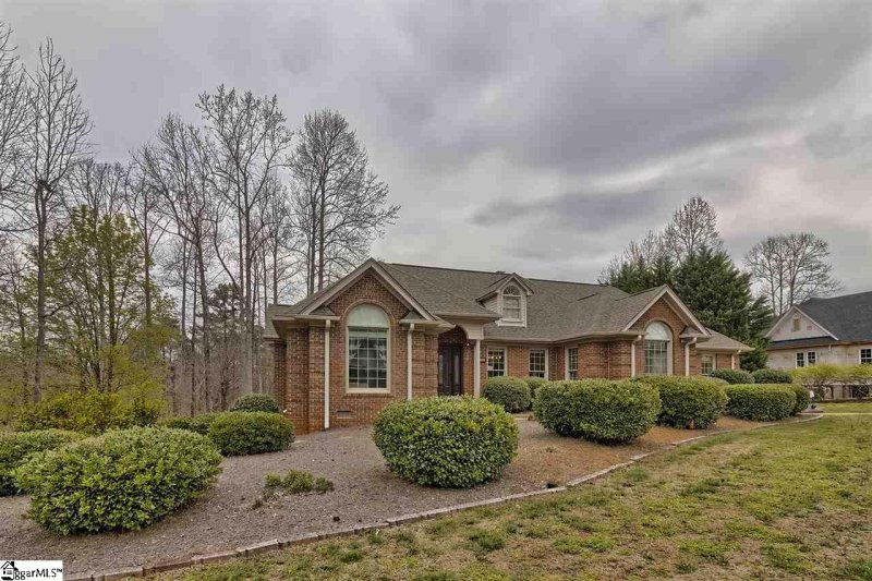 Property image 4 at 108 Highmount Drive, Greer, SC 29651