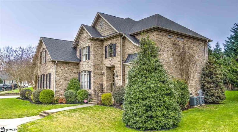 Property image 3 at 522 Foxcroft Road, Greenville, SC 29615-3722