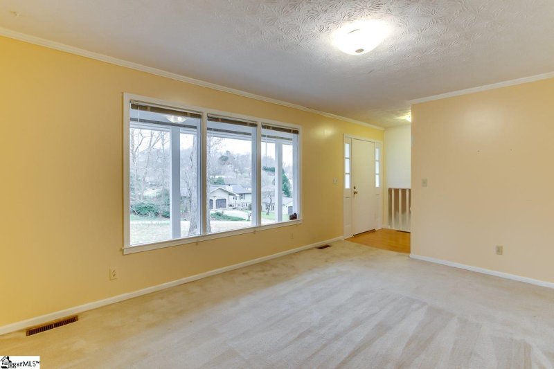 Property image 3 at 124 Stonegate Court, Easley, SC 29642