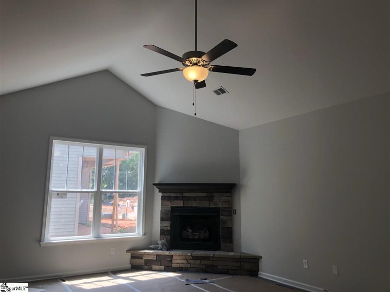 Property image 3 at 109 Ramshackle Way, Greer, SC 29650