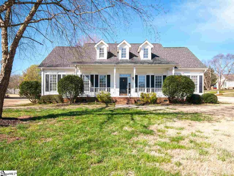 Property image 2 at 101 W Field Sparrow Court, Greenville, SC 29615