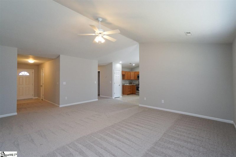 Property image 3 at 104 Landing Lane, Simpsonville, SC 29681
