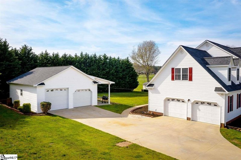 Property image 2 at 209 Legacy Farm Drive, Fountain Inn, SC 29644