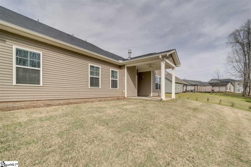 Property image 3 at 264 Autumn Glen Drive, Spartanburg, SC 29303