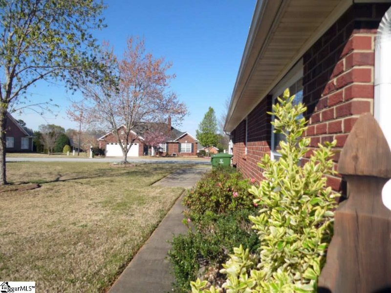 Property image 4 at 603 Ashley Commons Court, Greer, SC 29651
