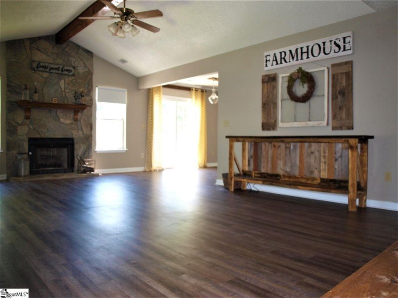 Property image 2 at 132 Wilbon Circle, Simpsonville, SC 29681