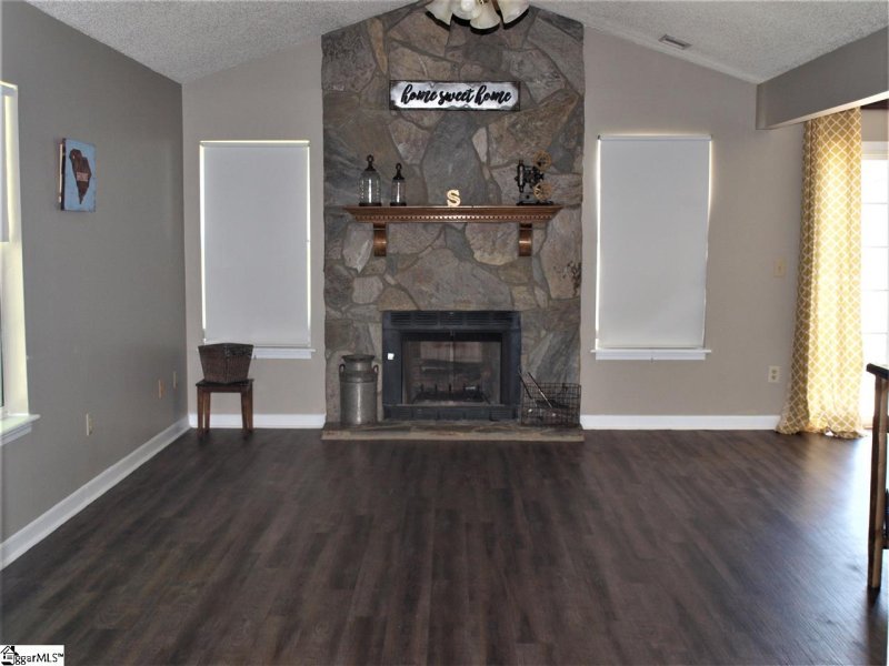 Property image 3 at 132 Wilbon Circle, Simpsonville, SC 29681