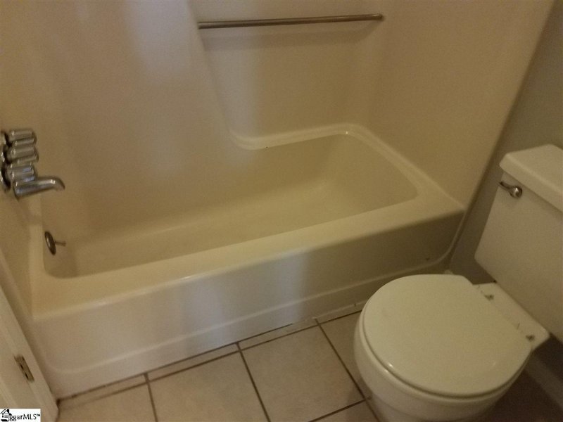 Property image 4 at 127 Shadytree Drive, Taylors, SC 29687