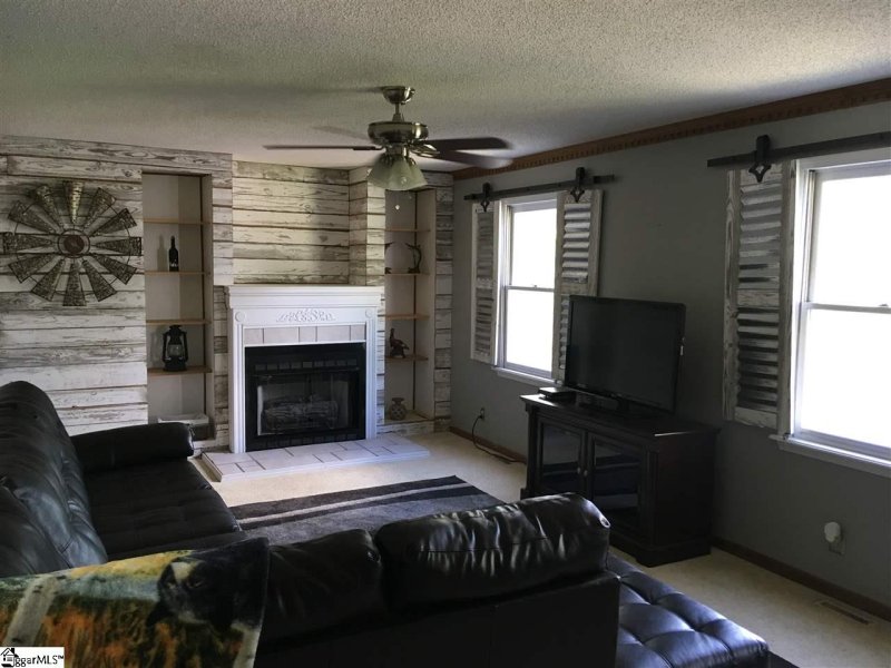 Property image 3 at 209 Branchwood Drive, Liberty, SC 29657-9152