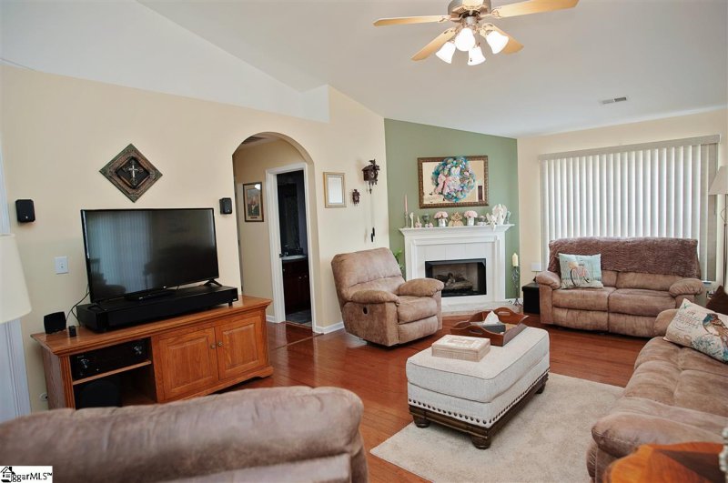 Property image 2 at 20 Jessica Way, Greer, SC 29651