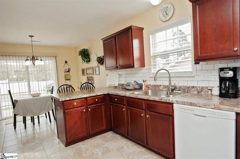 Property image 4 at 20 Jessica Way, Greer, SC 29651