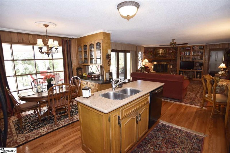Property image 4 at 110 Ascot Drive, Greer, SC 29651