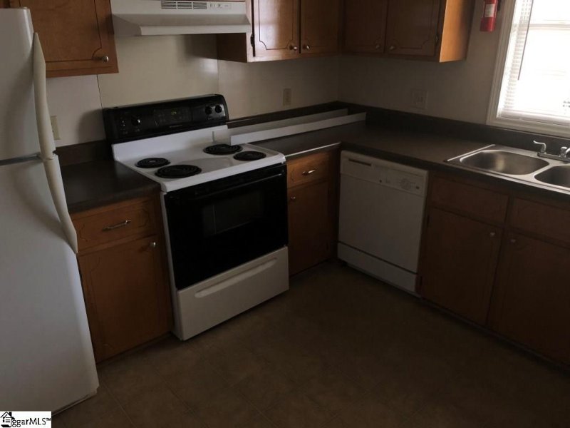 Property image 5 at 108 Shady Tree Drive, Taylors, SC 29687