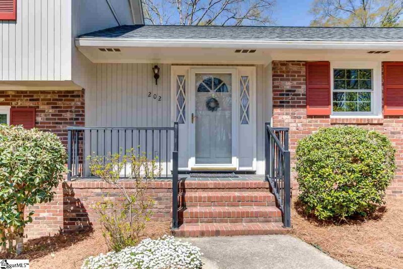 Property image 2 at 202 Dellrose Circle, Taylors, SC 29687-3806