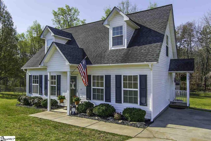 Property image 2 at 426 Piper Court, Boiling Springs, SC 29316