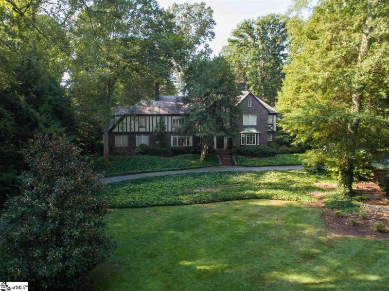 Property image 2 at 16 Woodland Way, Greenville, SC 29601