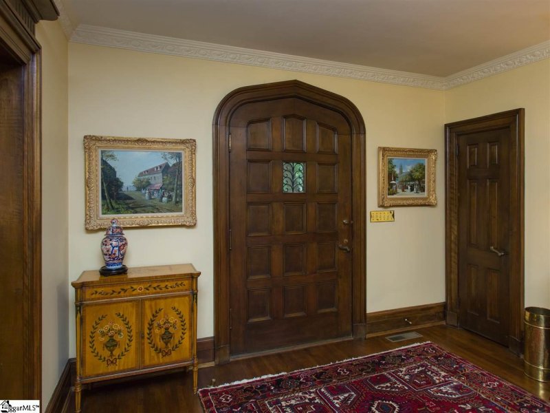 Property image 3 at 16 Woodland Way, Greenville, SC 29601