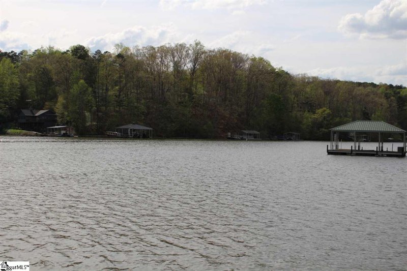 Property image 5 at 115 W Waters Edge Lane, West Union, SC 29696