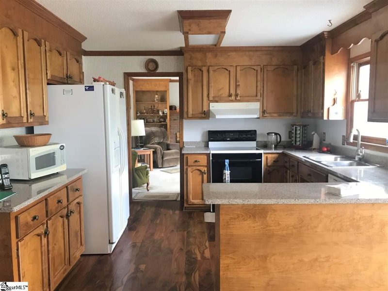 Property image 5 at 704 Hampton Road, Liberty, SC 29657