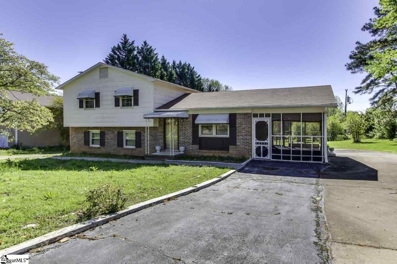 Property image 2 at 6 Woodbend Court, Mauldin, SC 29662