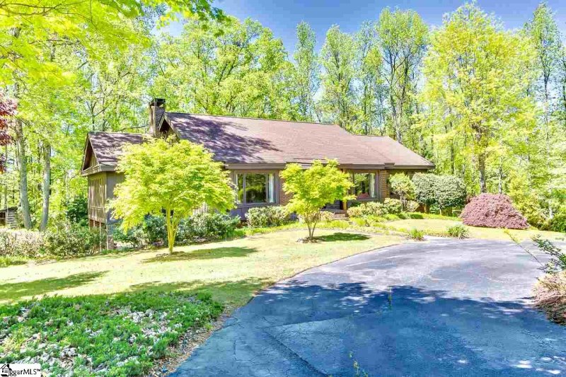 Property image 3 at 107 Highbourne Drive, Greenville, SC 29615