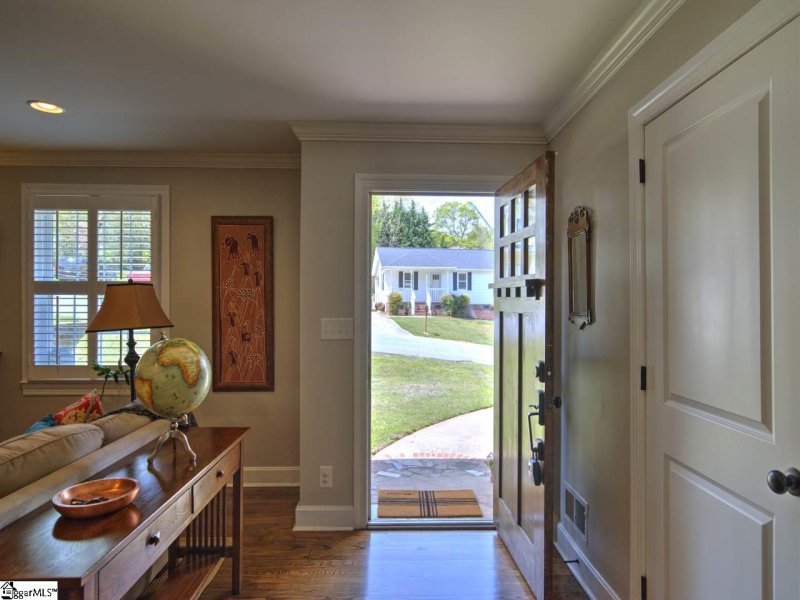 Property image 2 at 204 Lowndes Avenue, Greenville, SC 29607