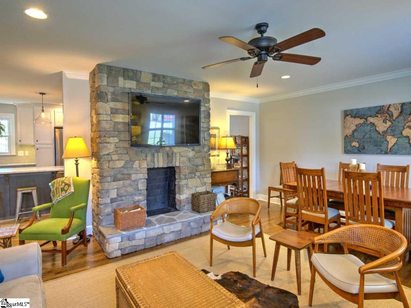 Property image 4 at 204 Lowndes Avenue, Greenville, SC 29607